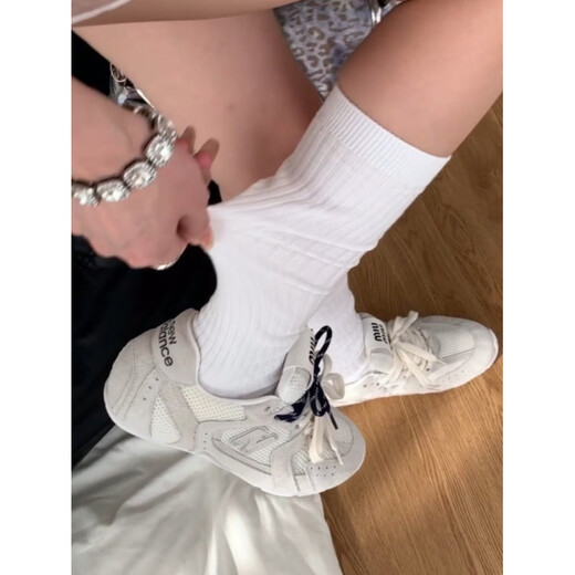 Aoyanlai white socks are versatile and show slim legs. YYDS spring and summer sports pile socks, four colors, 1 pair each