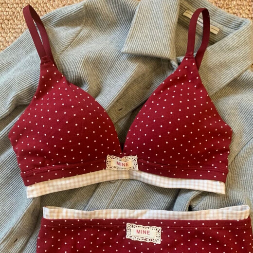 Langsha Ben Ming Nian red retro bra for women with small breasts, no rims, anti-sagging, deep V, comfortable, thin polka dot bra, burgundy polka dots 75A 34B
