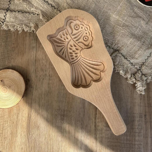 Huan Huan large steamed fish steamed buns solid wood mold for Chinese New Year making flower buns, longevity peach card flower cakes wooden tools, medium longevity peach 9 cm
