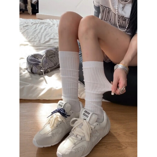 Aoyanlai white socks are versatile and show slim legs. YYDS spring and summer sports pile socks, four colors, 1 pair each