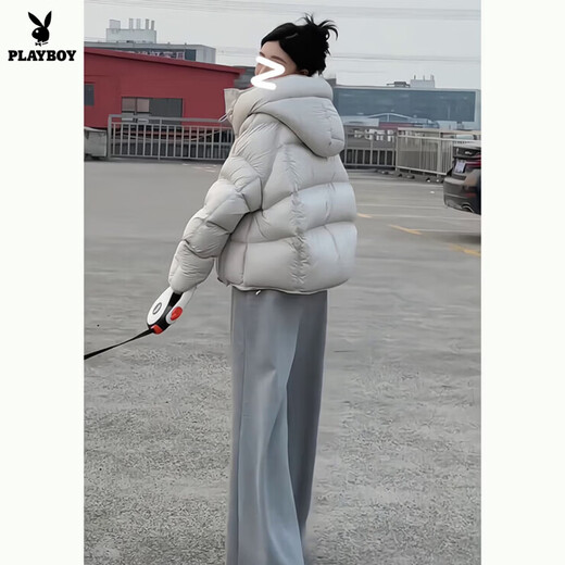 Playboy (PLAYBOY) Puff Black Short Down Jacket Damen 2026 Winter New Small 90 White Duck Down Thickened Bread Jacket Offizielles Flaggschiff Off-White S 80-105Jin Jin entspricht 0,5 kg