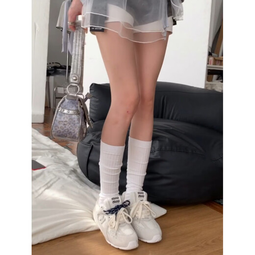 Aoyanlai white socks are versatile and show slim legs. YYDS spring and summer sports pile socks, four colors, 1 pair each