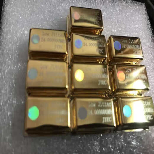 The new gold-plated product has lower phase noise than the previous temperature compensated crystal oscillator TCXO. The crystal oscillator 27M can be customized. The voltage is 5V.