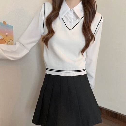 Playboy (PLAYBOY) preppy little man vest fake two-piece sweater spring new style inner bottoming sweater top for women official flagship black one-size-fits-all