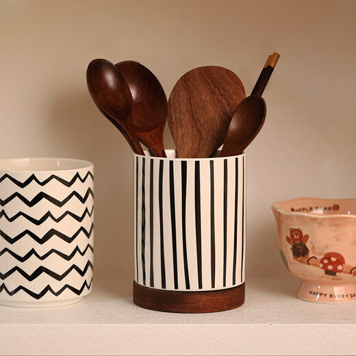 Tuojin German imported quality ceramic chopstick barrel holder household kitchen countertop drain quick chopstick cage chopstick bucket storage rack wavy chopstick barrel
