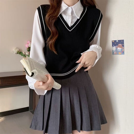 Playboy (PLAYBOY) preppy little man vest fake two-piece sweater spring new style inner bottoming sweater top for women official flagship black one-size-fits-all