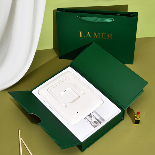 Gift makeup mirror with light LED smart shell mirror flip cover desktop portable makeup mirror as a souvenir makeup mirror + high-end gift box + shopping bag