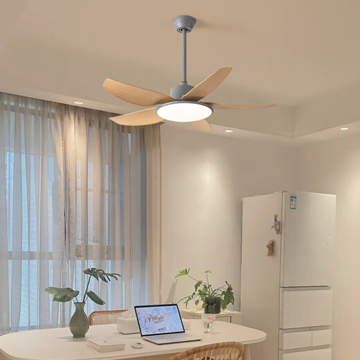 Schöne Lampen und Guangdong Zhongshan Lampen Einfache moderne Fan Lampenrestaurant Kronleuchter Creme Holzstil Esszimmer Esstisch Ventilator Kronleuchter Volles Spektrum 46-673a absorbieren graue helle Holzkornblätter