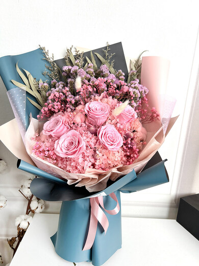 Korean style pink rose everlasting flower dried flower bouquet for bestie’s birthday gift Mother’s Day gift box for girlfriend Shanghai Pink rose elegant blue color matching upgraded version large hand holding nearly 60cm tall