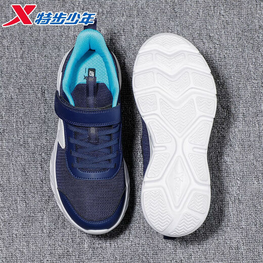 Xtep children's 2026 spring new boys' soft-soled Velcro non-slip sports running shoes, deep blue/classic white, dense mesh and breathable 34