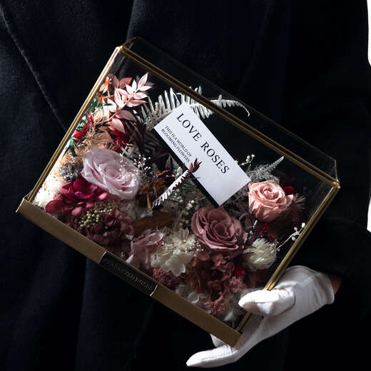 Suhuayi immortal flower rose high-end micro landscape dried bouquet glass cover gift box birthday and Valentine's Day gift for teacher, best friend and girlfriend, high-end gray red