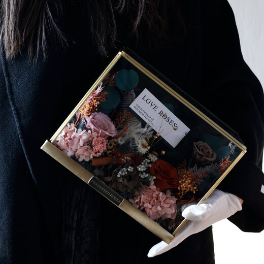 Suhuayi immortal flower rose high-end micro landscape dried bouquet glass cover gift box birthday and Valentine's Day gift for teacher, best friend and girlfriend, high-end gray red