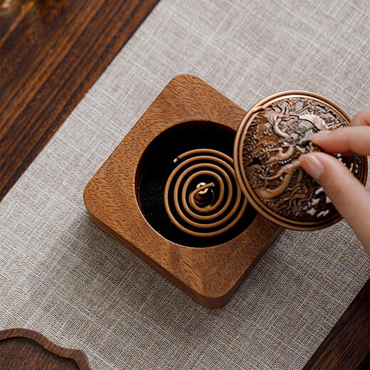 Yu Shang Zhenpin tea pet ornaments, high-end household walnut wood incense burner, Chinese Zen Zen agarwood aromatherapy furnace, hollow with lid incense insert, walnut wood incense burner-Longfeng cover