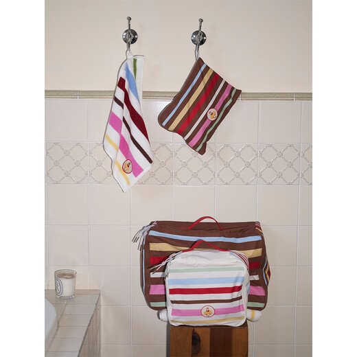 Tagi.<Popcorn>Puppy autumn and winter cute portable storage striped toiletry bag storage travel bag striped vanilla popcorn medium size