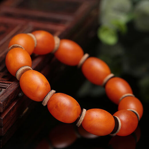 Yage fidelity Russian material chicken oil red old beeswax bucket bead bracelet game allowance original leather amber date bead follow-up bracelet for men and women