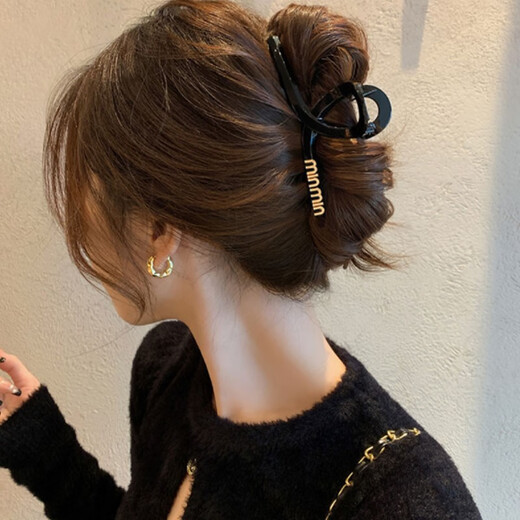 伊黛儿字母抓夹大号黑色鲨鱼夹高级感发夹女后脑勺2025新款发抓头饰夾子 黑色大号抓夹F1801