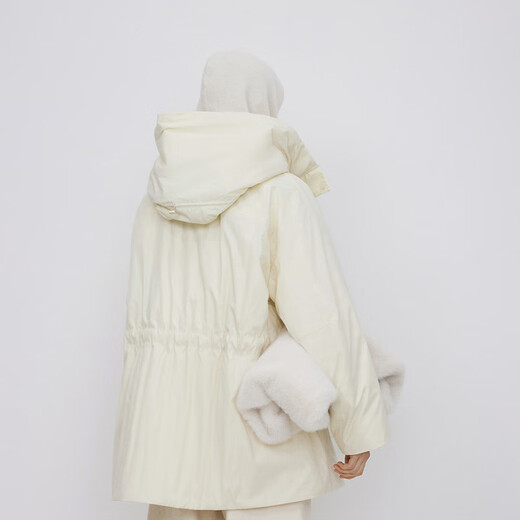 Moins de veste de canard blanc d'hiver pour les femmes chaudes décontractées en vrac en vrac à la veste vers le bas en milieu de longueur 2NAC12610 123 / lait blanc l