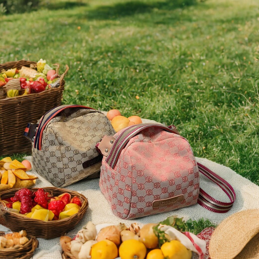 松团团 SQUIRREL.TT女包帆布2025新款贝壳包单肩包斜挎包包休闲运动旅行徒步挎包布包 卡其色