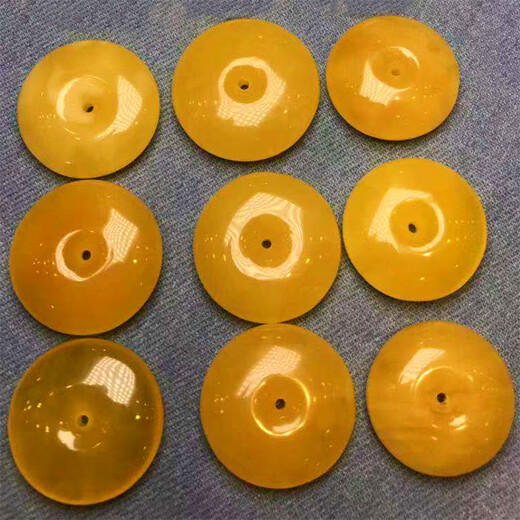 Xingyue natural beeswax pendant, amber safety buckle pendant, pendant pendant, cultural toy accessories, no cracks, no baking color, safety buckle 5g, about 5-6g, diameter about 28mm