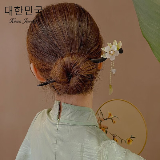 Qianla ancient style flower tassel hairpin for women's summer ball head cheongsam wooden hairpin temperament hair wooden hairpin - Lily of the valley pendant A10-301