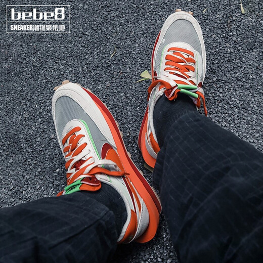 
Nike (NIKE) strictly selected good products Sacai X LDV WAFFLE Three-party joint shoes sports running shoes overseas direct mail Black gray and blue deconstruction DJ4877-600 41