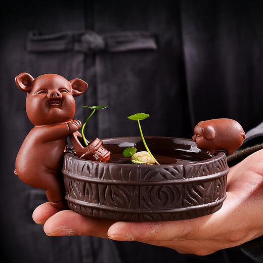 Tea pet pig can raise money, purple clay piglet, tea and cow, boutique small creative kung fu tea, goldfish tea tray small ornaments, lucky pig to gather wealth (excluding green plants and stones)