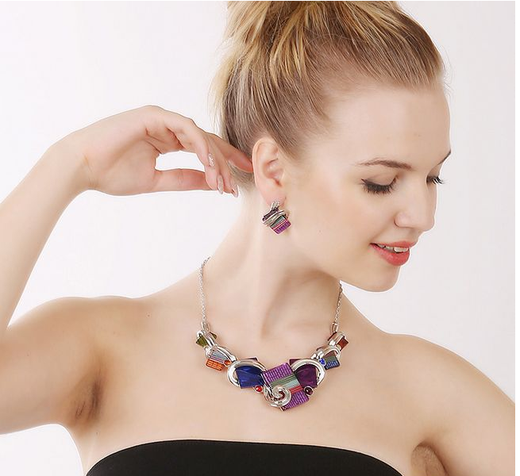 European and American exaggerated jewelry short decorative necklace sweater chain Korean fashion necklace clavicle chain women's accessories chain gift palace gem set