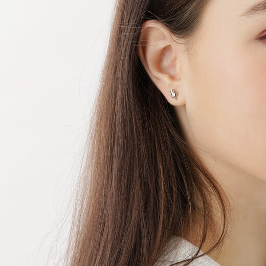 Chow Sang Sang (CHOW SANG SANG) platinum earrings lightning platinum earrings (one side) 92121E