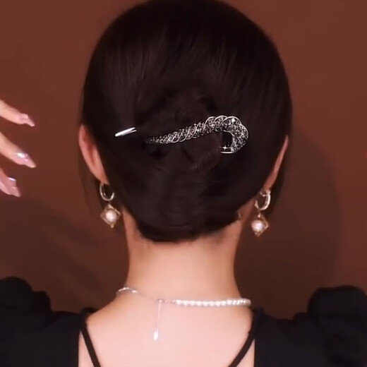 Idel's high-end metal rhinestone one-character eight-character twist clip for the back of the head, elegant hair accessory birthday gift F1824 flash diamond eight-character clip, gun black