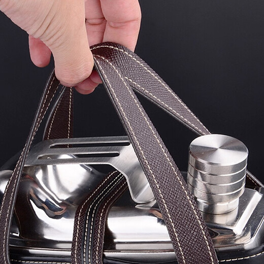 Douqujia Wine Bottle 304 Stainless Steel Portable White Wine Bottle Metal Flat Wine Bottle Outdoor Large Capacity Personalized Iron Wine Set 5Jin Jin equals 0.5kg Thickened Upgraded Style + Wine Glass Wine Leak Tote Bag