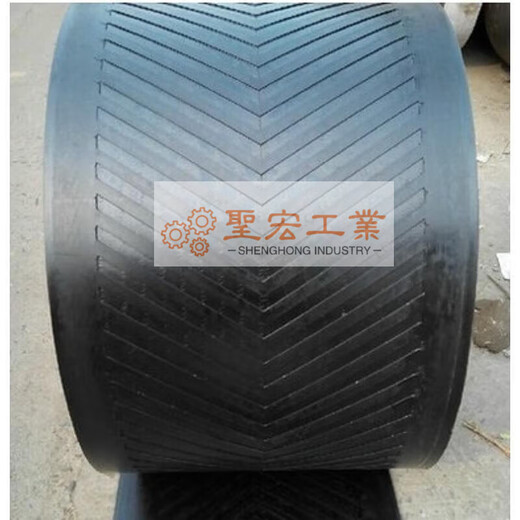 Rubber conveyor belt convex herringbone pattern anti-slip belt nylon conveyor belt wear-resistant sand and stone lifting belt black 6000mm