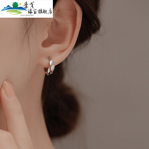 Xiaomeng 999 gold earrings, platinum earrings, earrings, fashionable retro Mobius earrings, trendy earrings, female style earrings, female style earrings