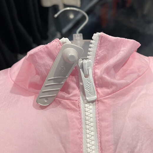 耐克（Nike）外套女装2025夏季新款运动服健身训练透气休闲立领梭织防风衣夹克 DM6186-690粉色白色  L