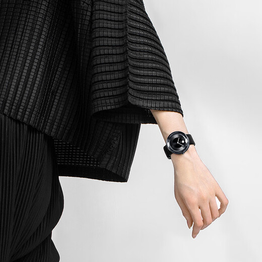 ISSEY Miyake Watch Men's 39 mm Negro de cuero Corcha de cuero pareja Fashion Quartz Casual Women's Watch Yoshioka Naruhito Nyah002y