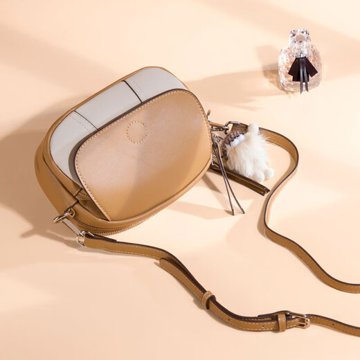 
Miss Miao Luxury High-end Brand Ladies Small Bags Gifts for Girls New versatile One-shoulder Crossbody Bag Commuter Small Round Bag Brown + Hanging Ornament (Korean version of literary and casual versatile)