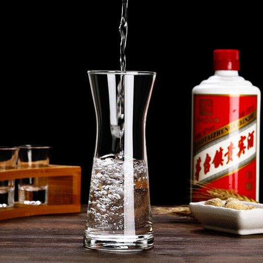 Imported from Thailand, Ocean Ouxin glass wine dispenser, small foreign bottle, household wine bottle, white wine dispenser, wine container, red wine decanter, flat mouth small wine container 270ml