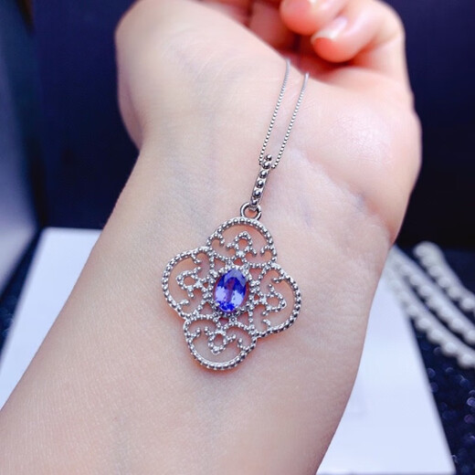 Guran emerald pendant natural tanzanite necklace 925 silver precision inlaid platinum plated main stone 4*6mm simple bud