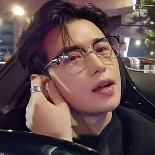 
Zhiya Yu Tong Jincheng same style pussy and handsome myopic glasses can be matched with half frame for men's Sven and Science and Technology men's ultra-light metal frame, bright black gold frame [mirror box cloth], no degree [anti-blue light], next day for Kyokura