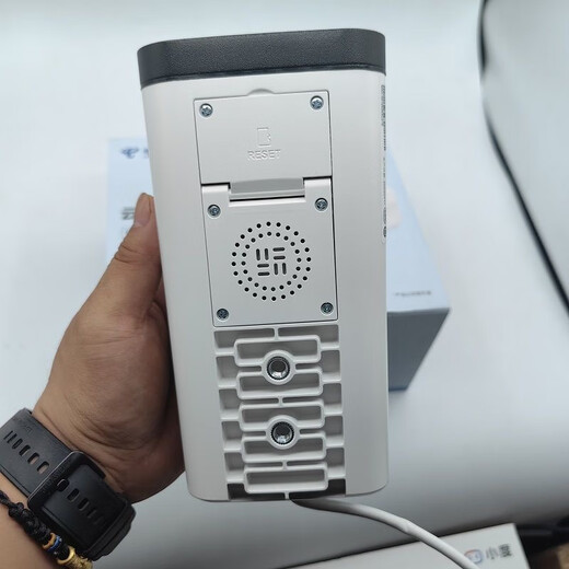 
Yilaifu Yilaifu A1421 Xiaoyi Butler APP HD 4-megapixel 6mm two-way voice poe surveillance camera Yilaifu 4 million full color night vision plus 64G memory card (support offline playback) Xiaoyi Butler App