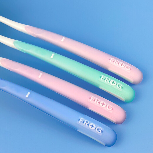 FROG soft-bristled toothbrushes, 2 soft-bristled toothbrushes, clean and soft-bristled, double-cleansing, gum-friendly, couple toothbrushes