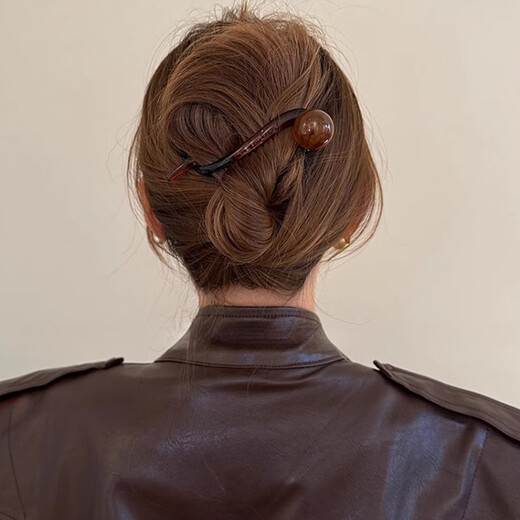 Xiang Wan hairpin hairpin retro style round bead one-word clip high-end twist hairpin back of the head shark clip headwear