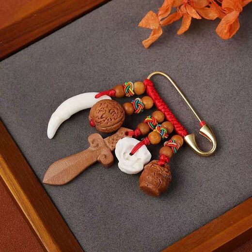 European painted safety pins, baby peach wood, baby frightened babies, pregnant women pins, gold pins, pressure frightening pins, lock pins, baby pins, colorful pineapple knots/five treasures