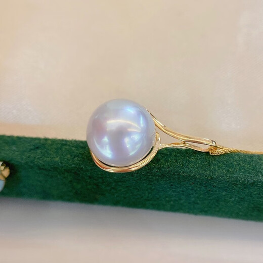 Yue Fei 10-11mm Nanyang Australian white pendant, 18K set with diamonds, almost flawless in strong light, nearly perfectly round, a gift for your lover, with silver chain and certificate