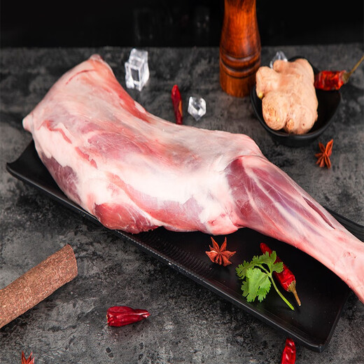 Laoheqiao supplies Ningxia Tan sheep to Hong Kong. Sheep front leg 3Jin Jin is equal to 0.5 kg. Raw cut lamb leg Tan mutton fresh barbecue ingredients.