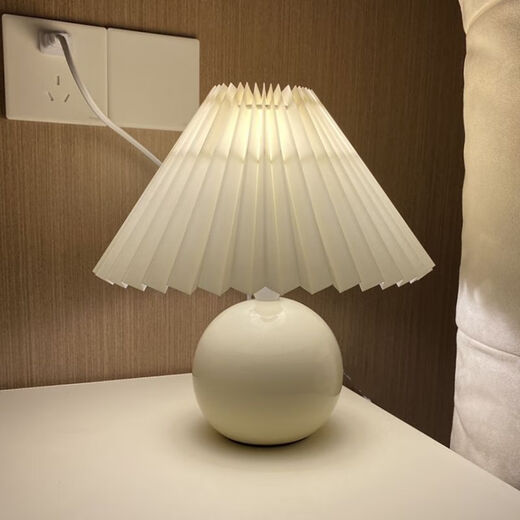 Yaotai Nordic bedroom room pleated atmosphere dimming table lamp ins high-looking Internet celebrity girl dormitory study bedside lamp beige table lamp button switch monochrome warm light plug
