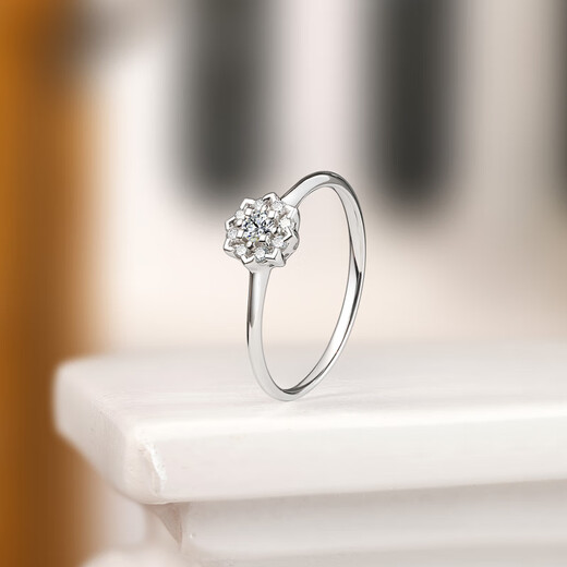 Saturday Fortune diamond ring female bouquet engagement 18k gold diamond ring KGDB021530 main diamond about 5 minutes 15th birthday gift