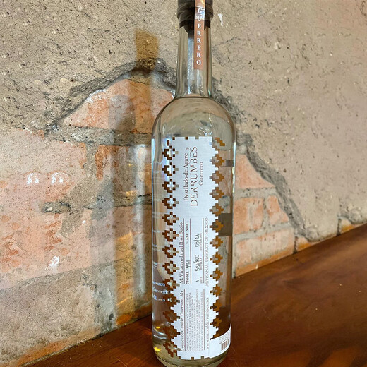 Derrumbes [Botella original importada] Base de vinos de vinos de Mezcal México Mezcal Vino Deerrumbe Guerrero Tequila 750ml 1 botella