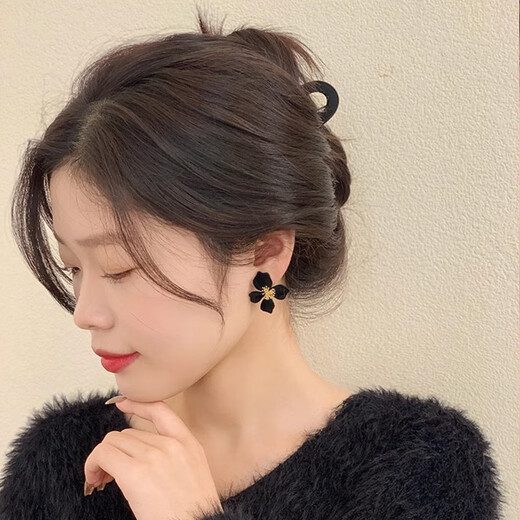 Idel niche design French light luxury high-end temperament black flower earrings women's unique earrings 2025 new earrings A4X105 black flower E3176