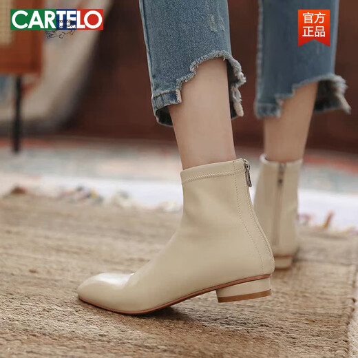 Botas cortas de cartelo para mujeres 2024 Nuevas botas solemnes de cuero suave Botas de tobillo francés blanco elástico delgado TOE CUADRO TEEL BOTAS DE NUDER DESCUBTILLA DESCUPTA [Versión de actualización] 40