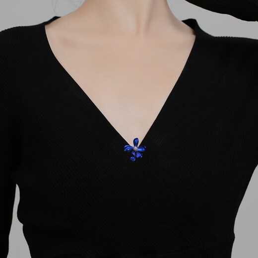 QUAMER gold store style irregular small red flower brooch high-end design anti-exposure brooch brooch summer accessories red 783